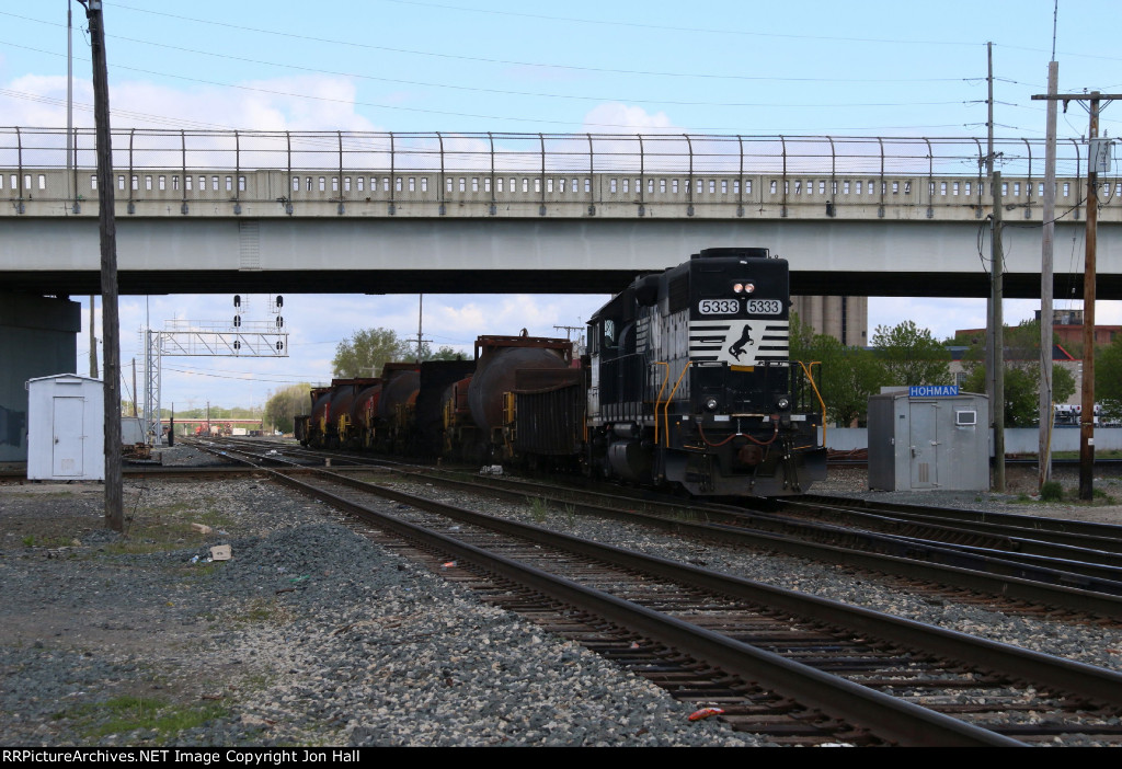 NS 5333 rolls east through Hohman with the bottle train
